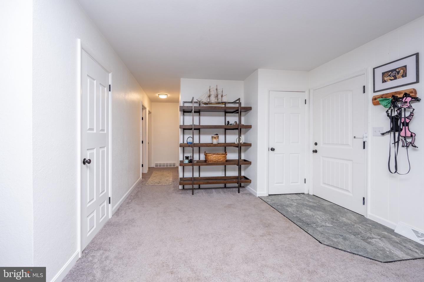 116 S Oakhall Dr