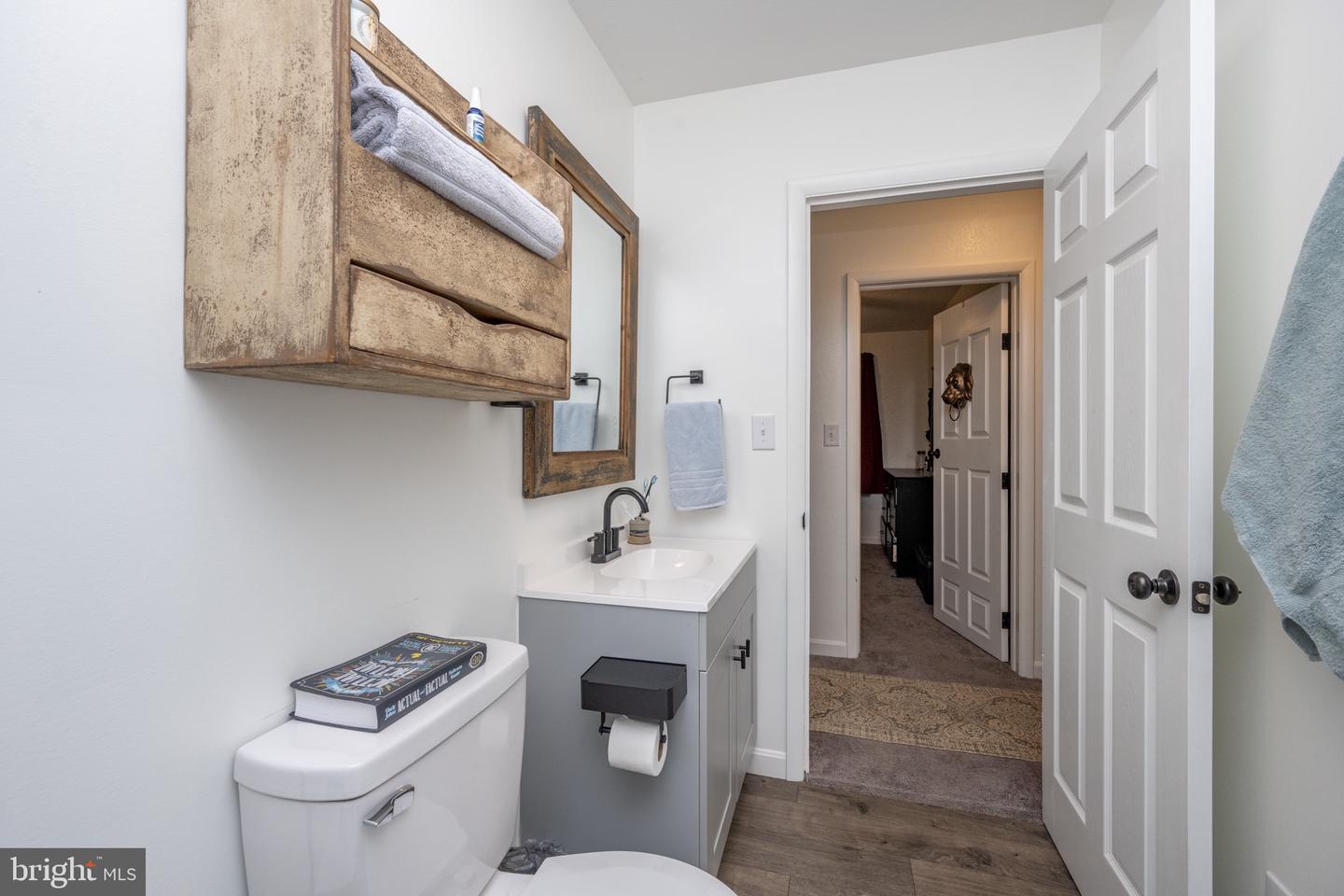 116 S Oakhall Dr