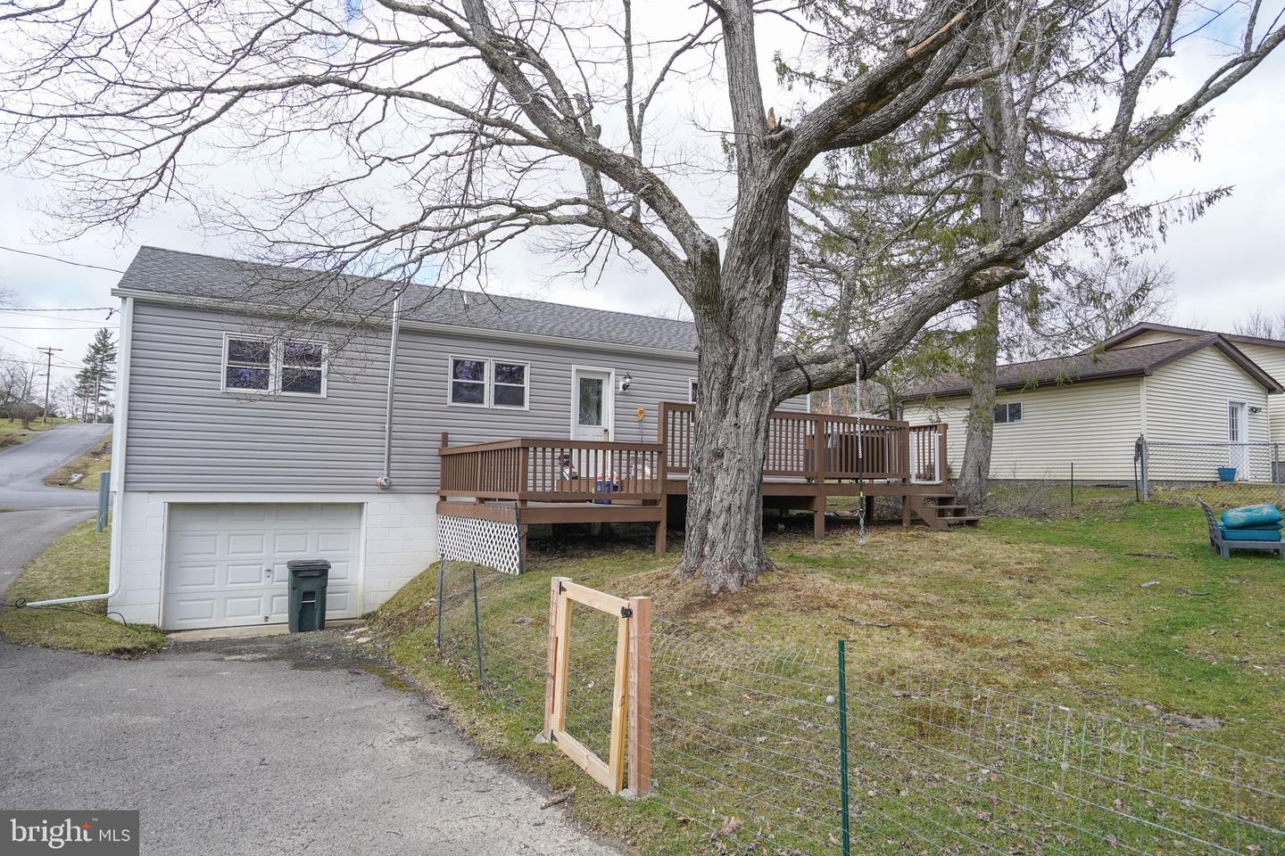 116 S Oakhall Dr