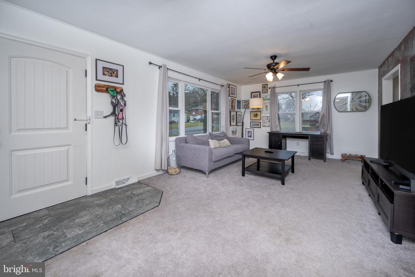 116 S Oakhall Dr
