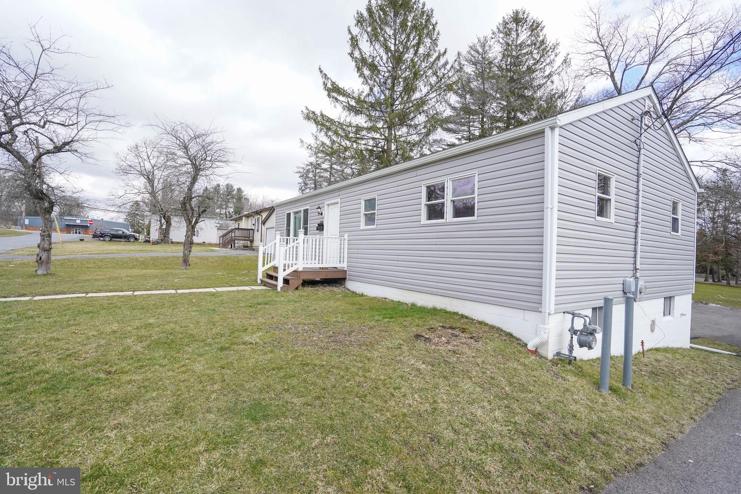 116 S Oakhall Dr