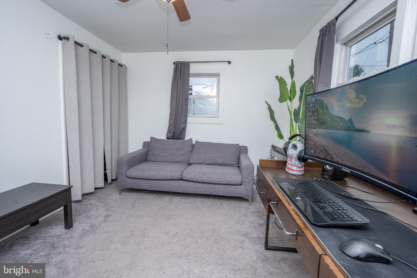 116 S Oakhall Dr