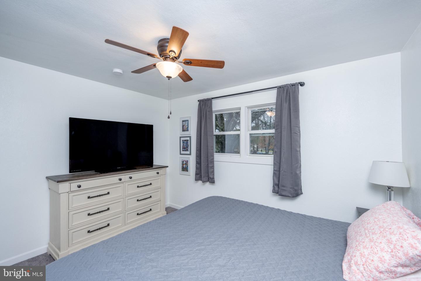116 S Oakhall Dr