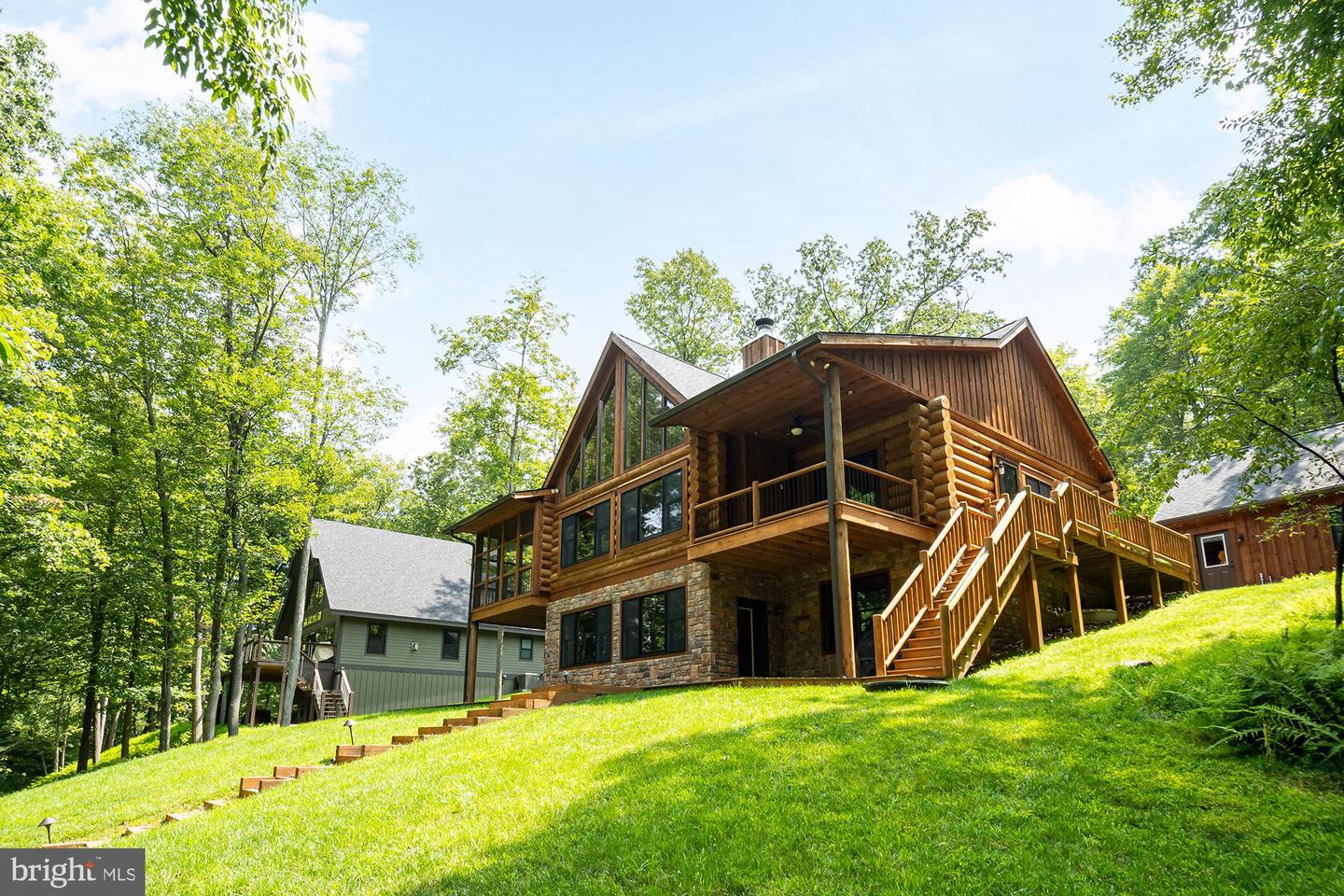 272 N Shoreline Dr