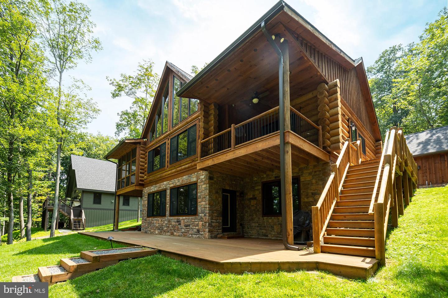 272 N Shoreline Dr