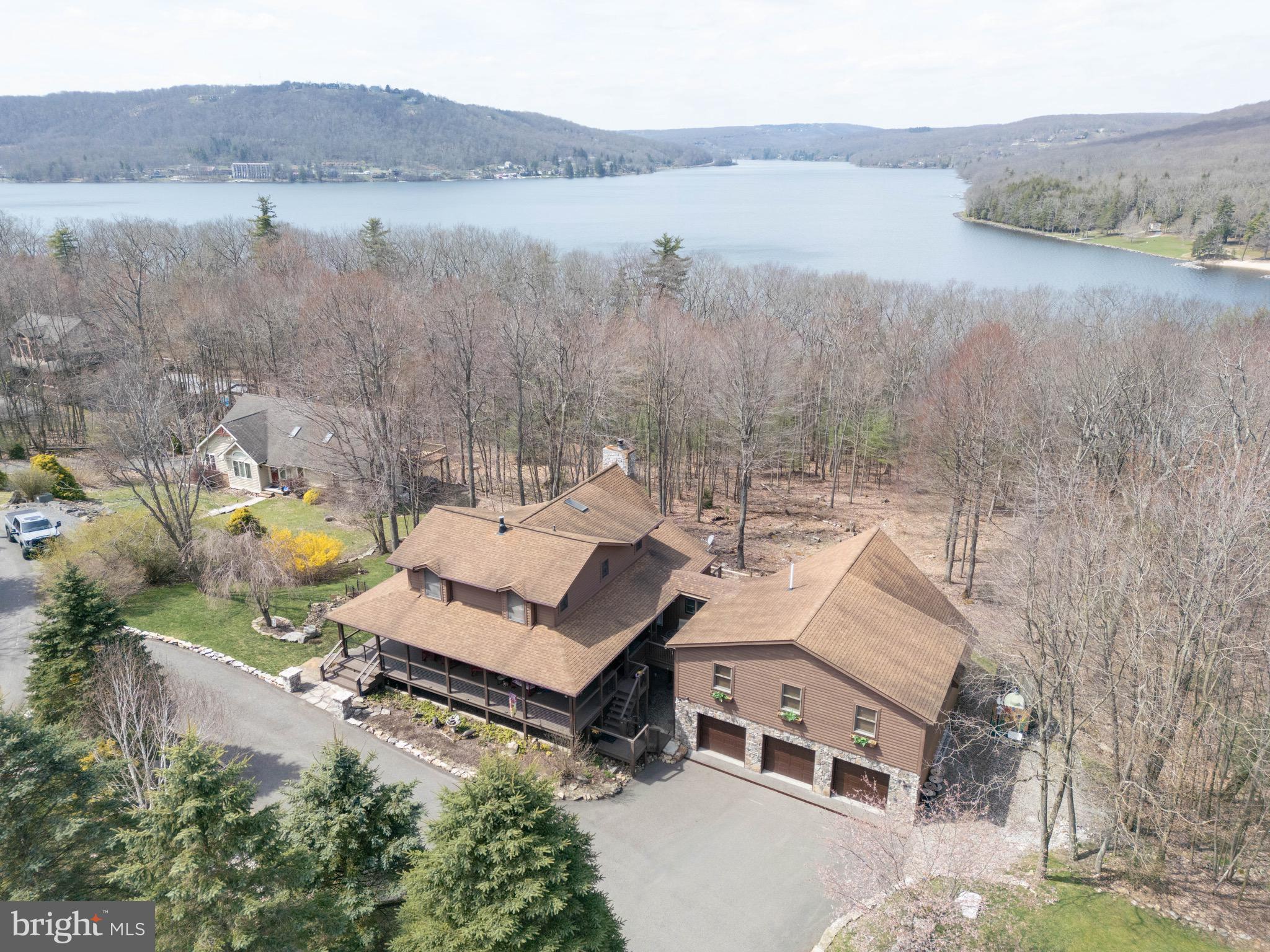387 Pinnacle Dr