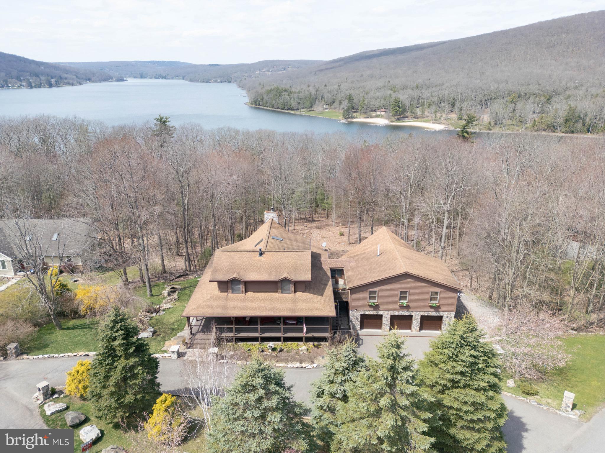 387 Pinnacle Dr