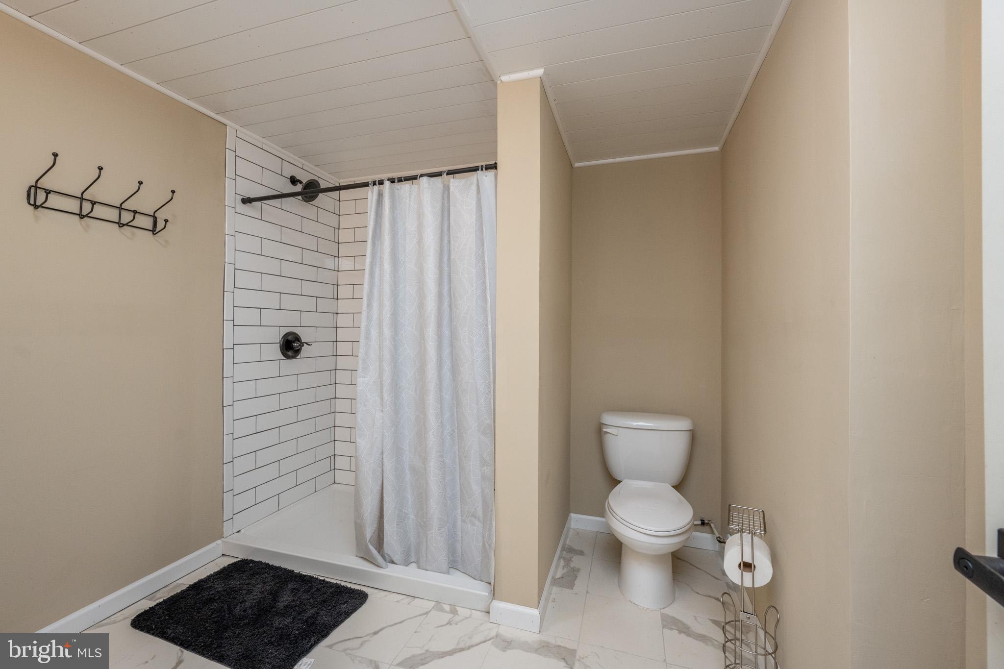 208 Upper Penn Point Dr