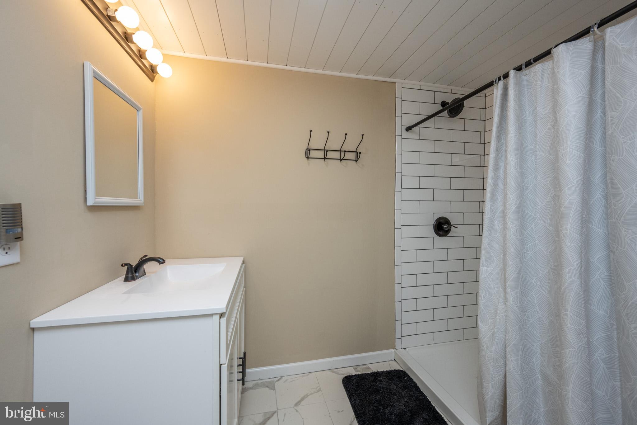 208 Upper Penn Point Dr