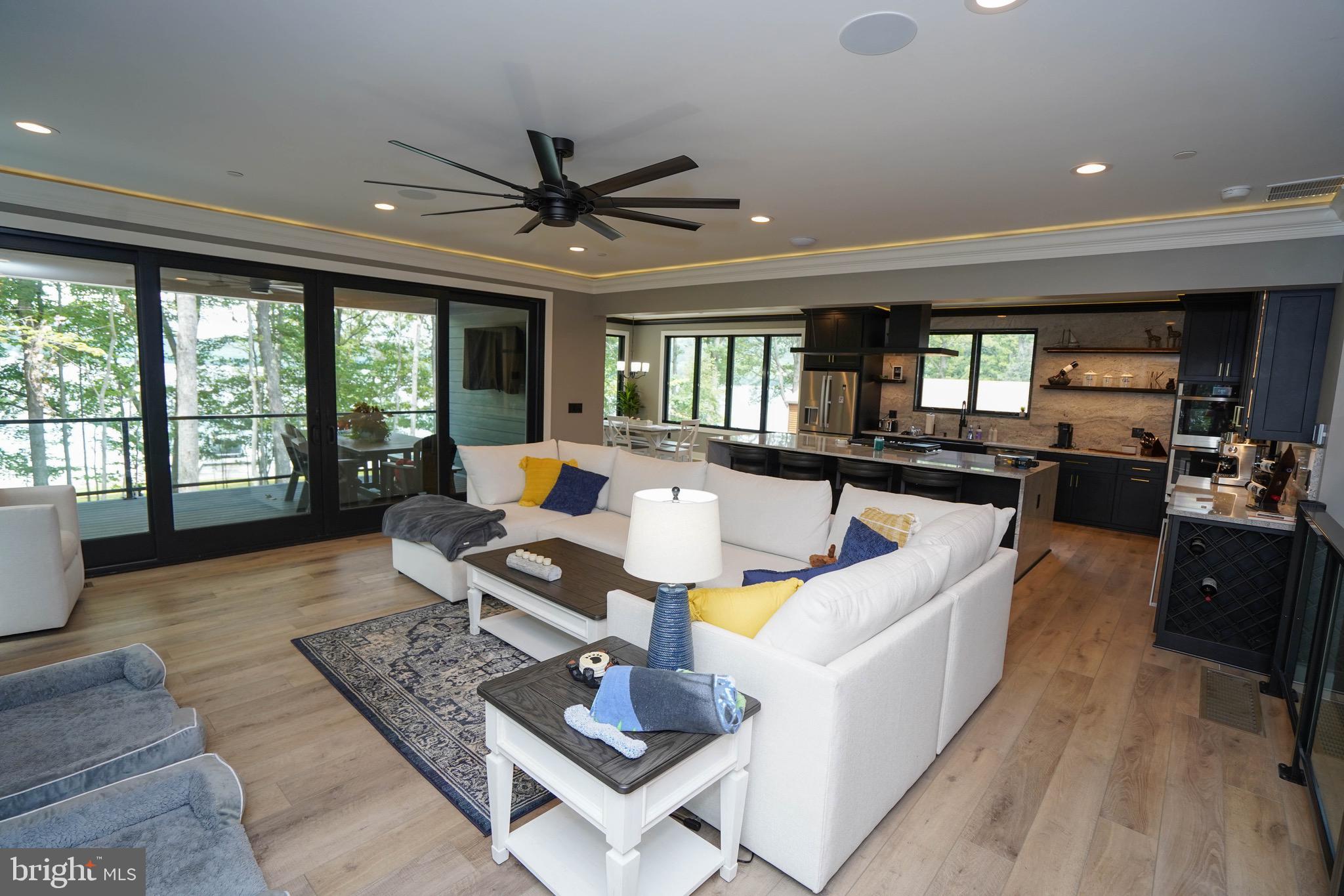 849 Glendale Rd