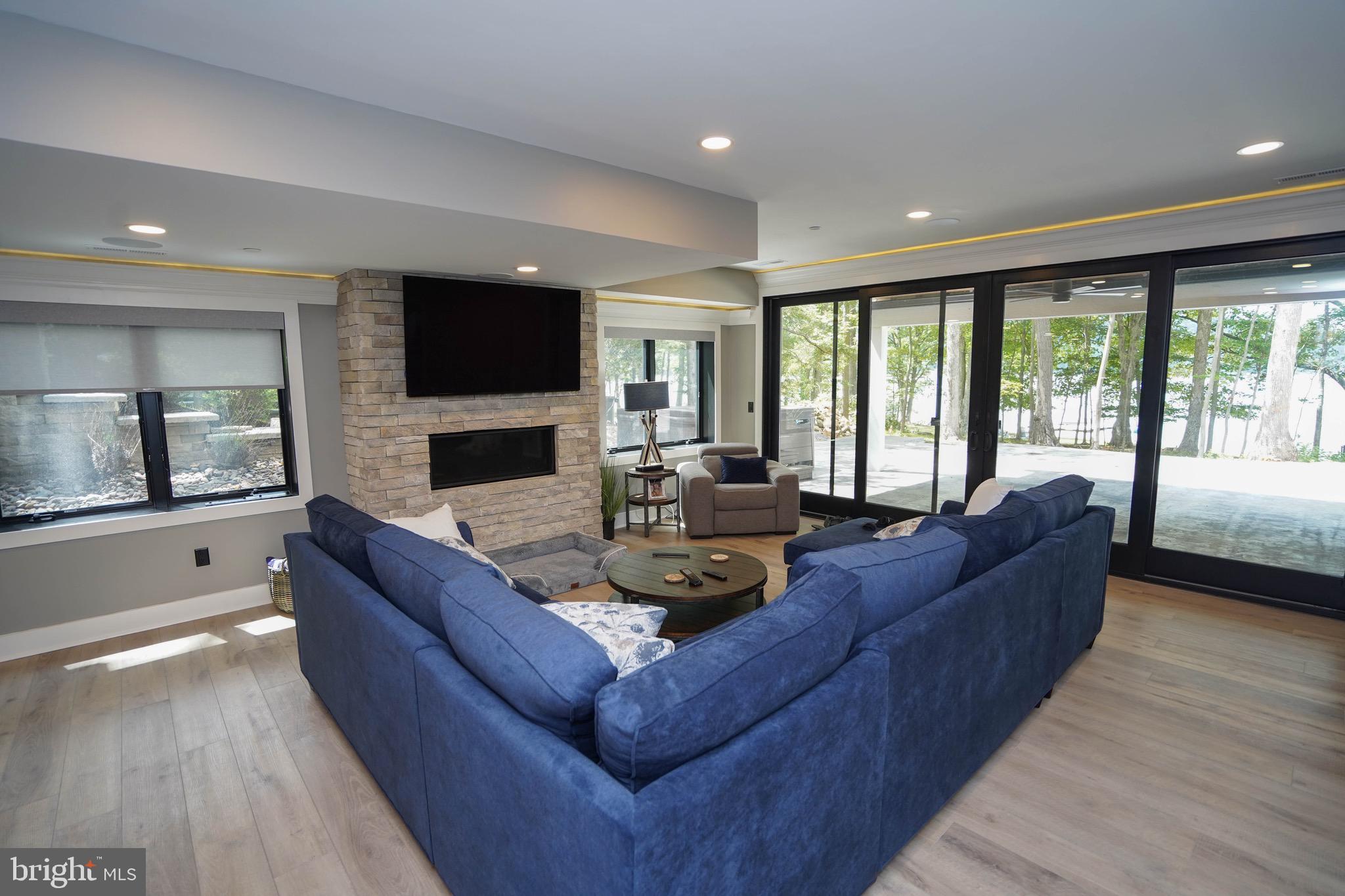 849 Glendale Rd