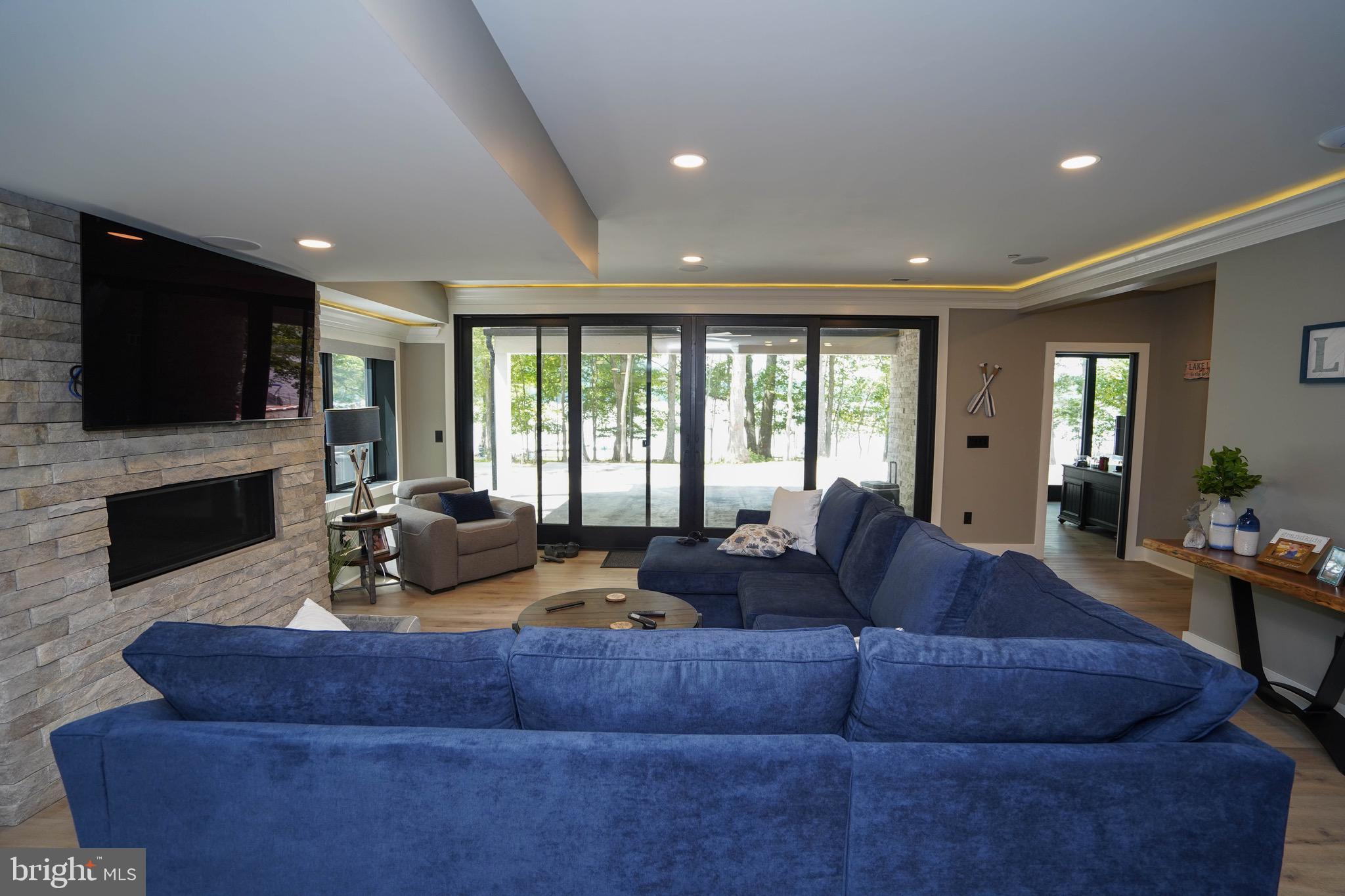 849 Glendale Rd