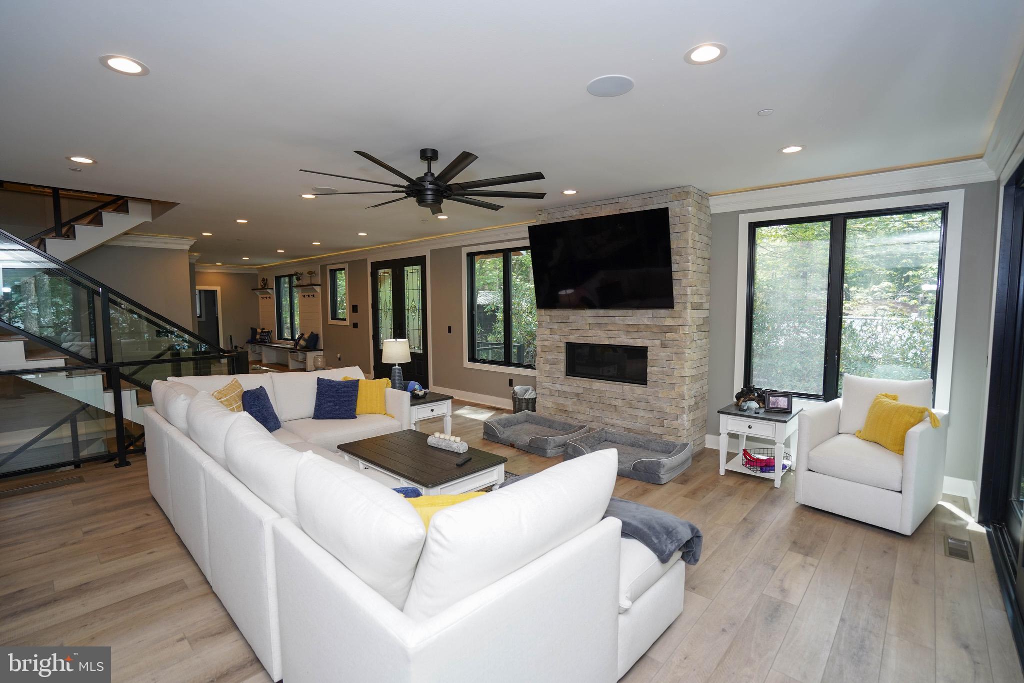 849 Glendale Rd