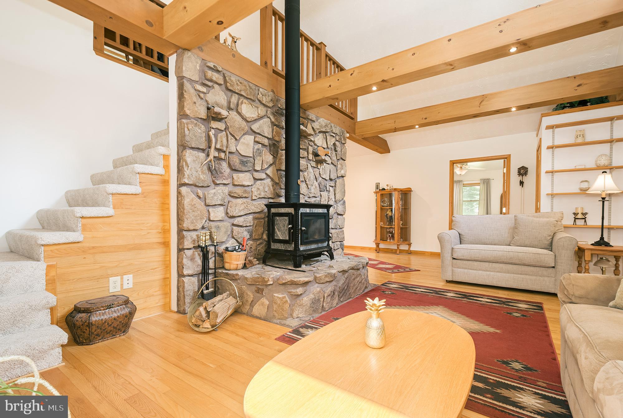 286 Hillcrest Dr
