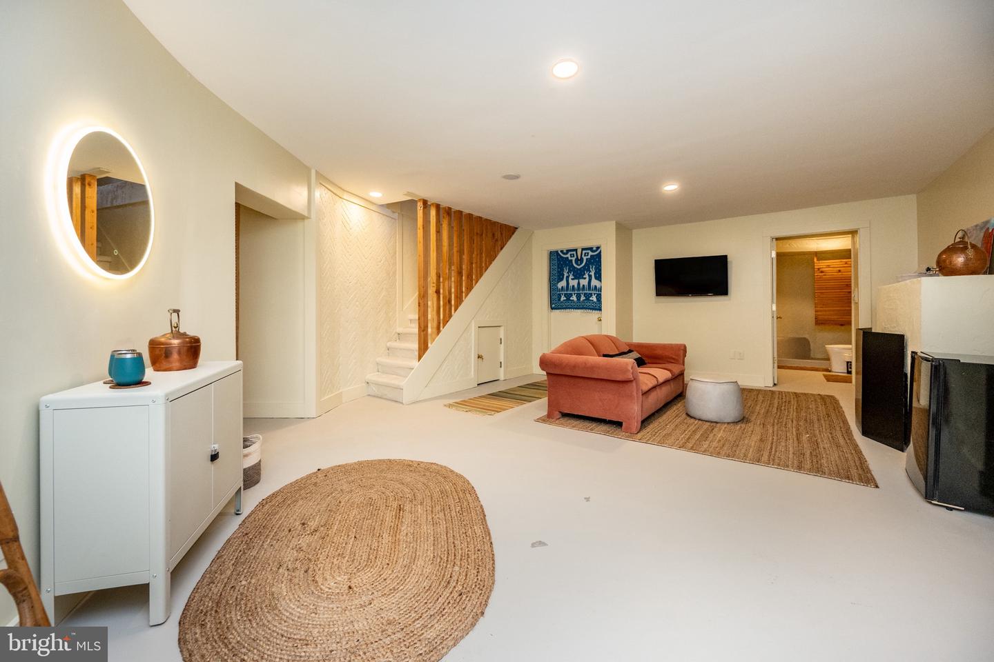 621 Paradise Hts