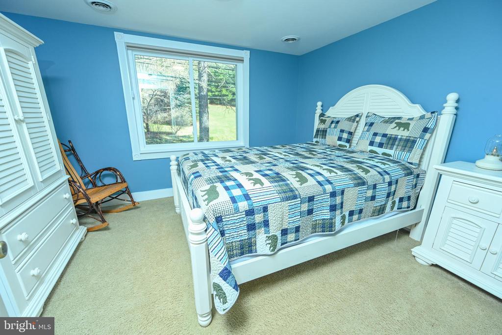 887 Deep Creek Dr #7