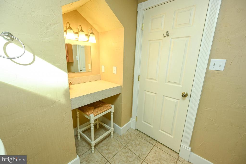 887 Deep Creek Dr #7