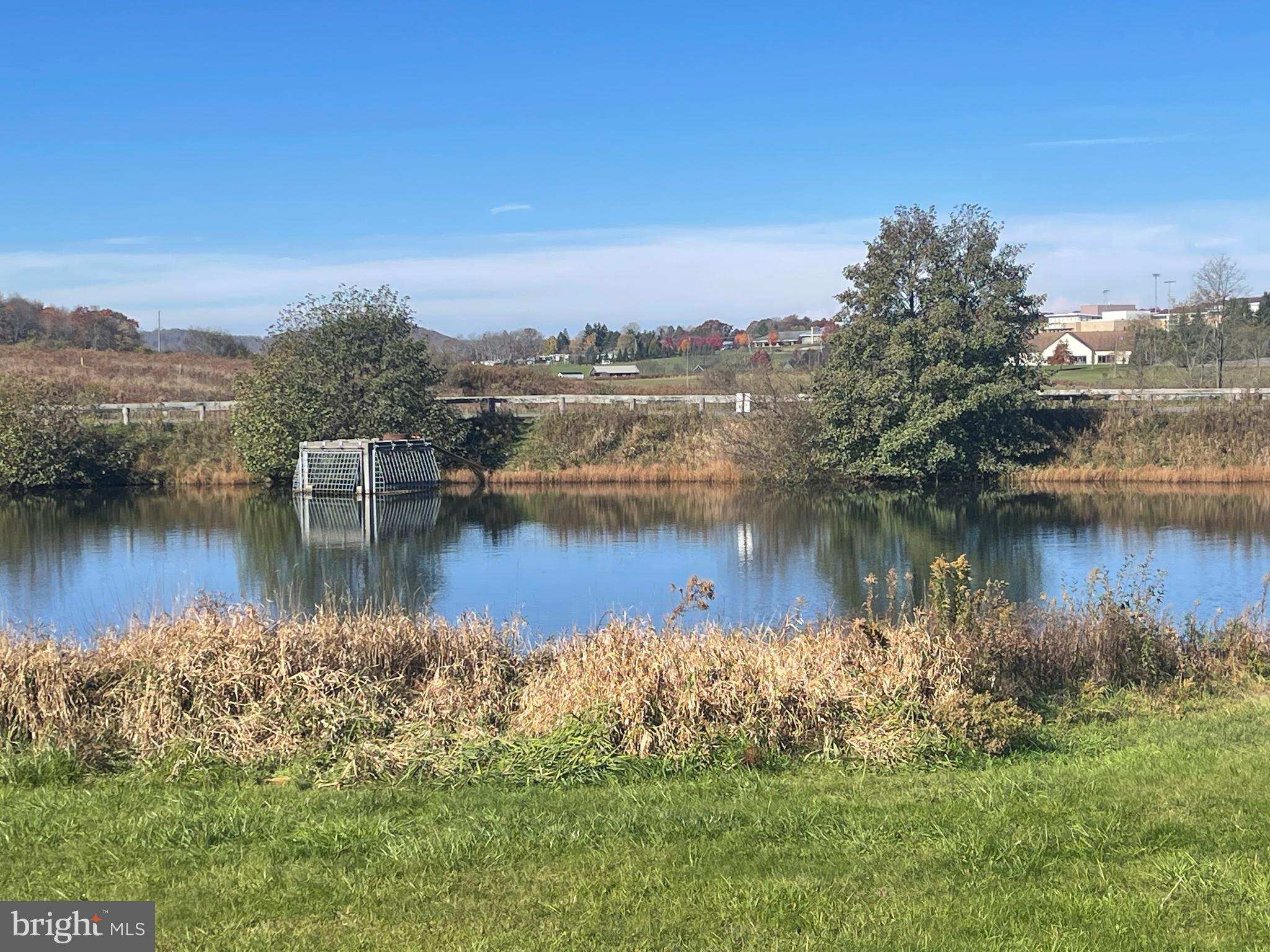 18 GREEN MEADOW LANE