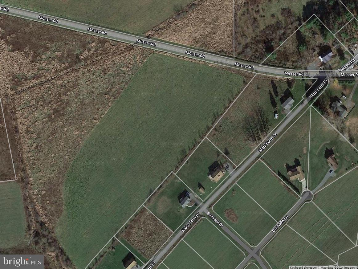 18 GREEN MEADOW LANE