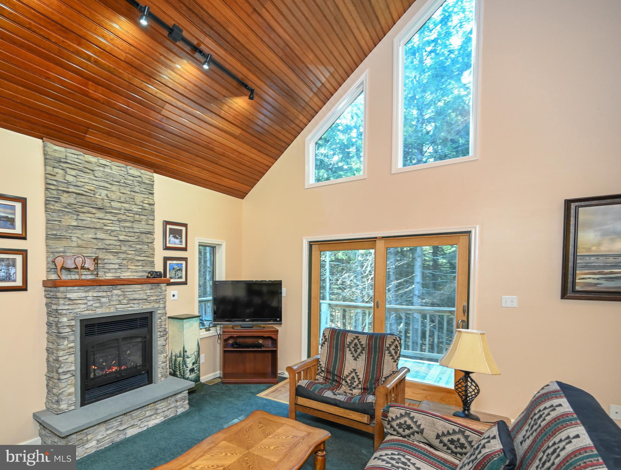 84 Lodge Cir