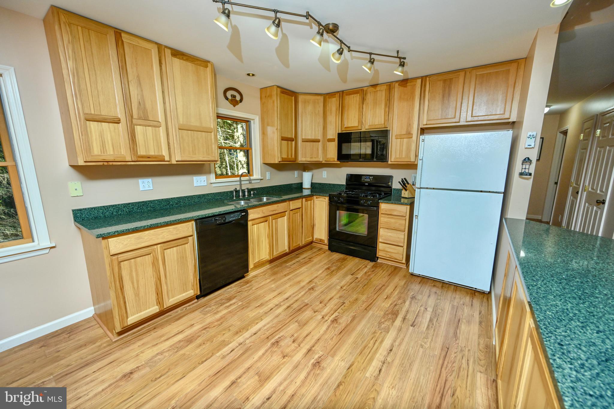 84 Lodge Cir