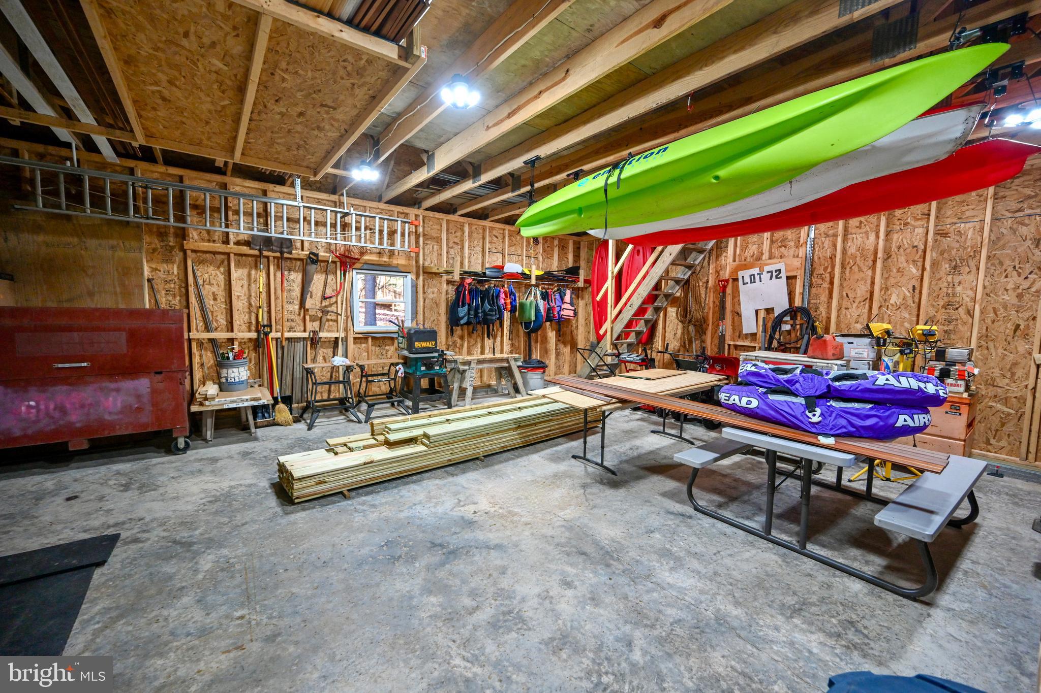 84 Lodge Cir