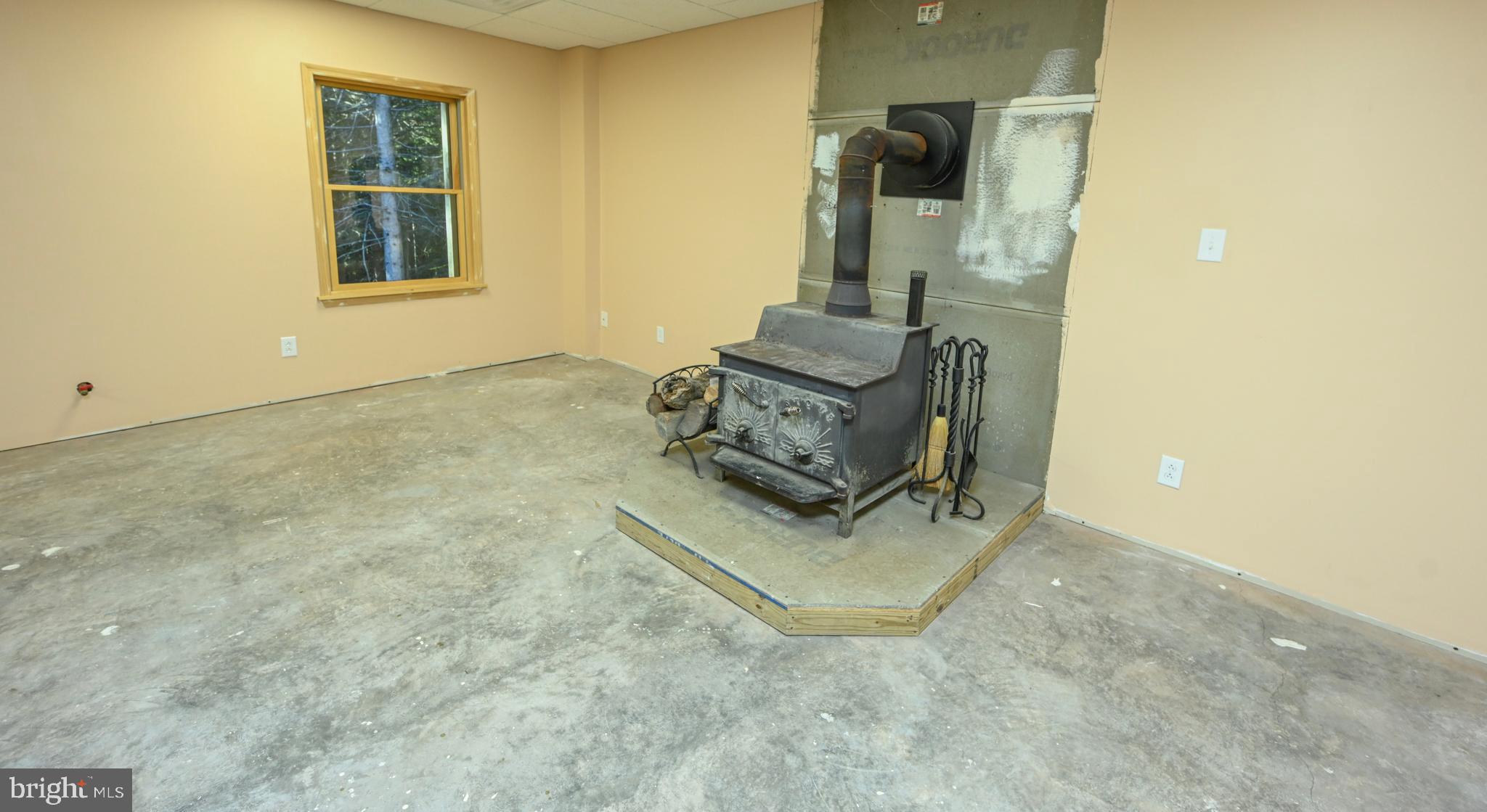 84 Lodge Cir