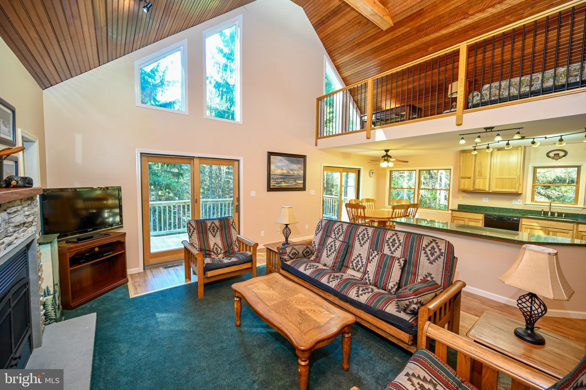 84 Lodge Cir