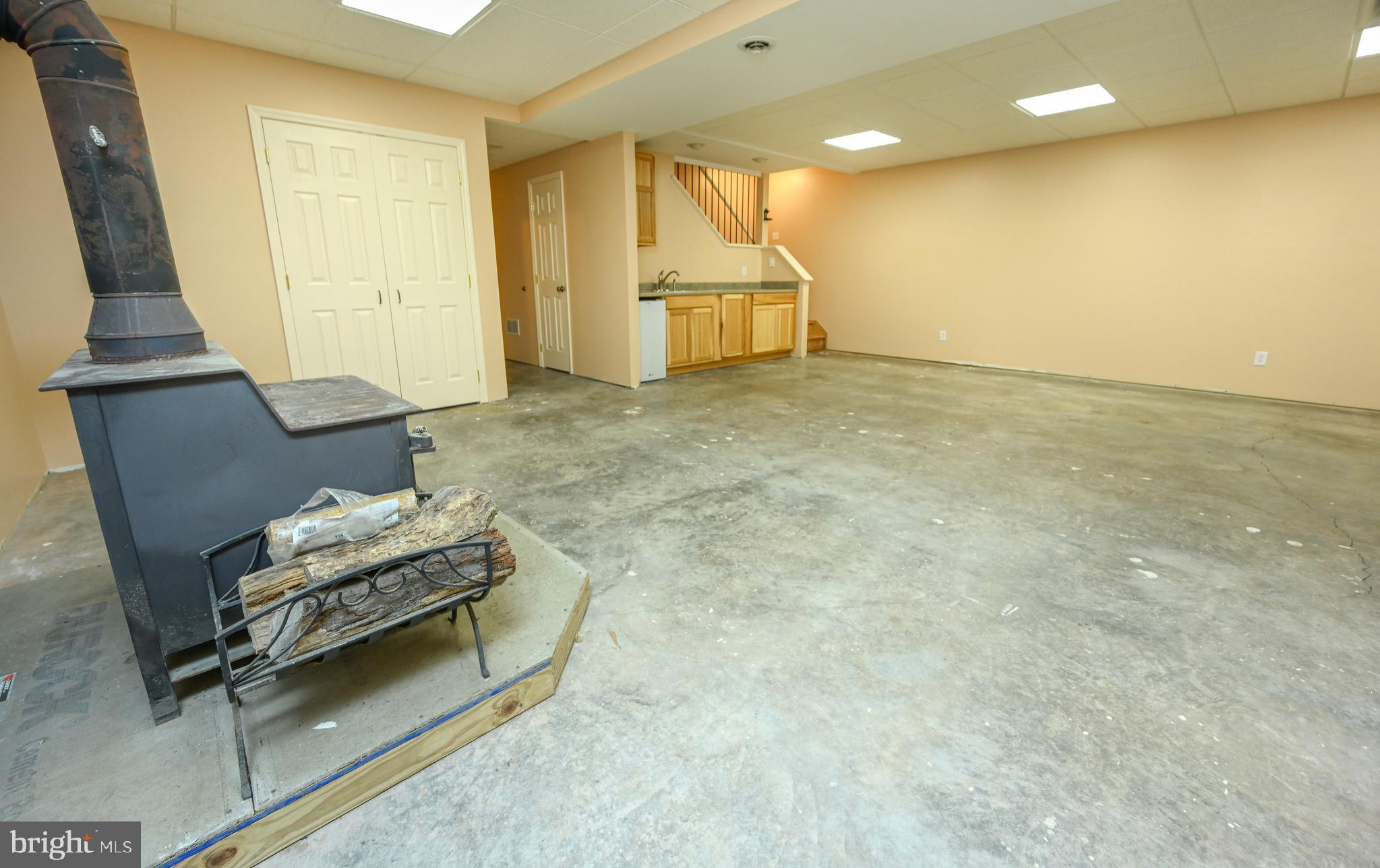 84 Lodge Cir
