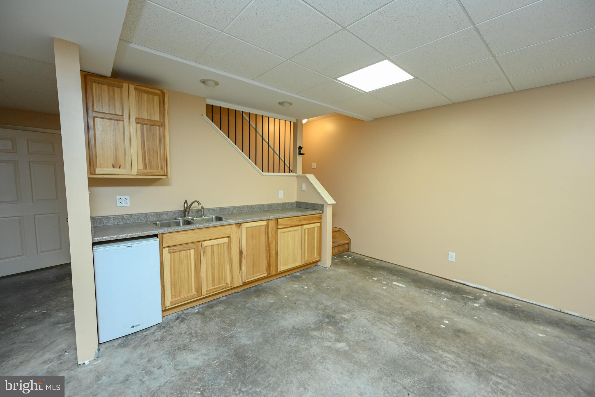 84 Lodge Cir