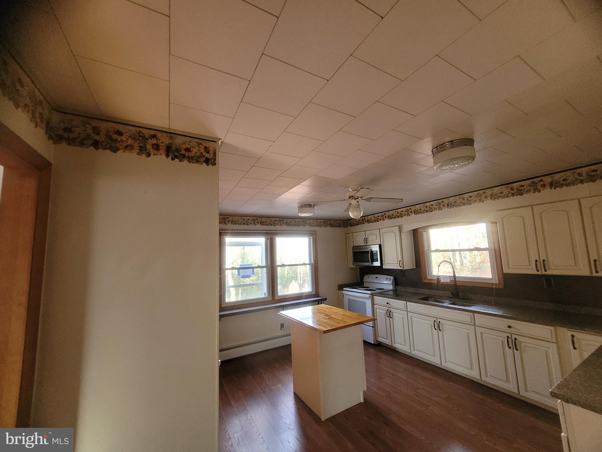 405 Sunnyside Rd