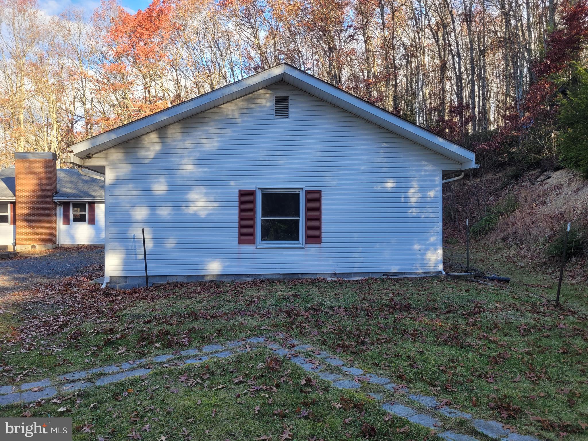 405 Sunnyside Rd