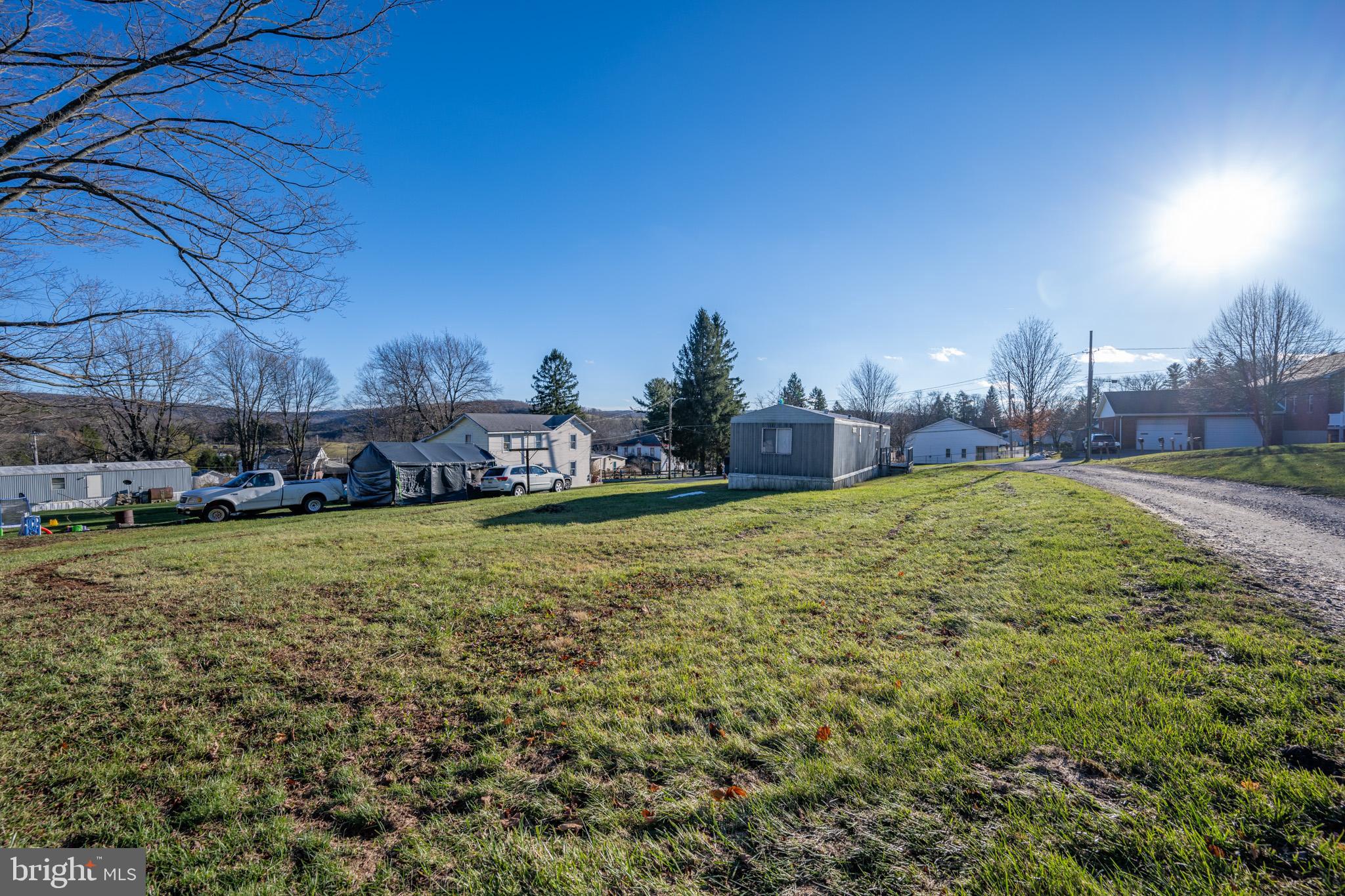 10 Peach Tree Ln