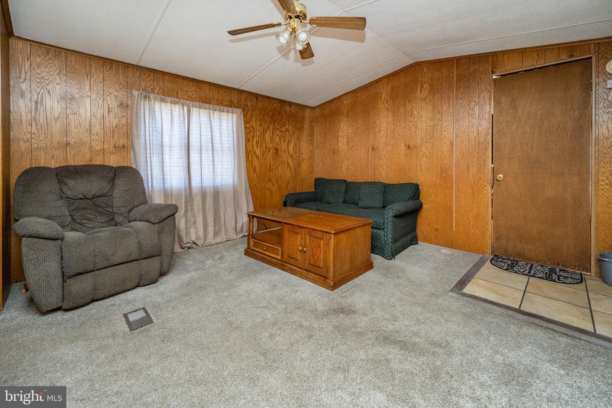 10 Peach Tree Ln