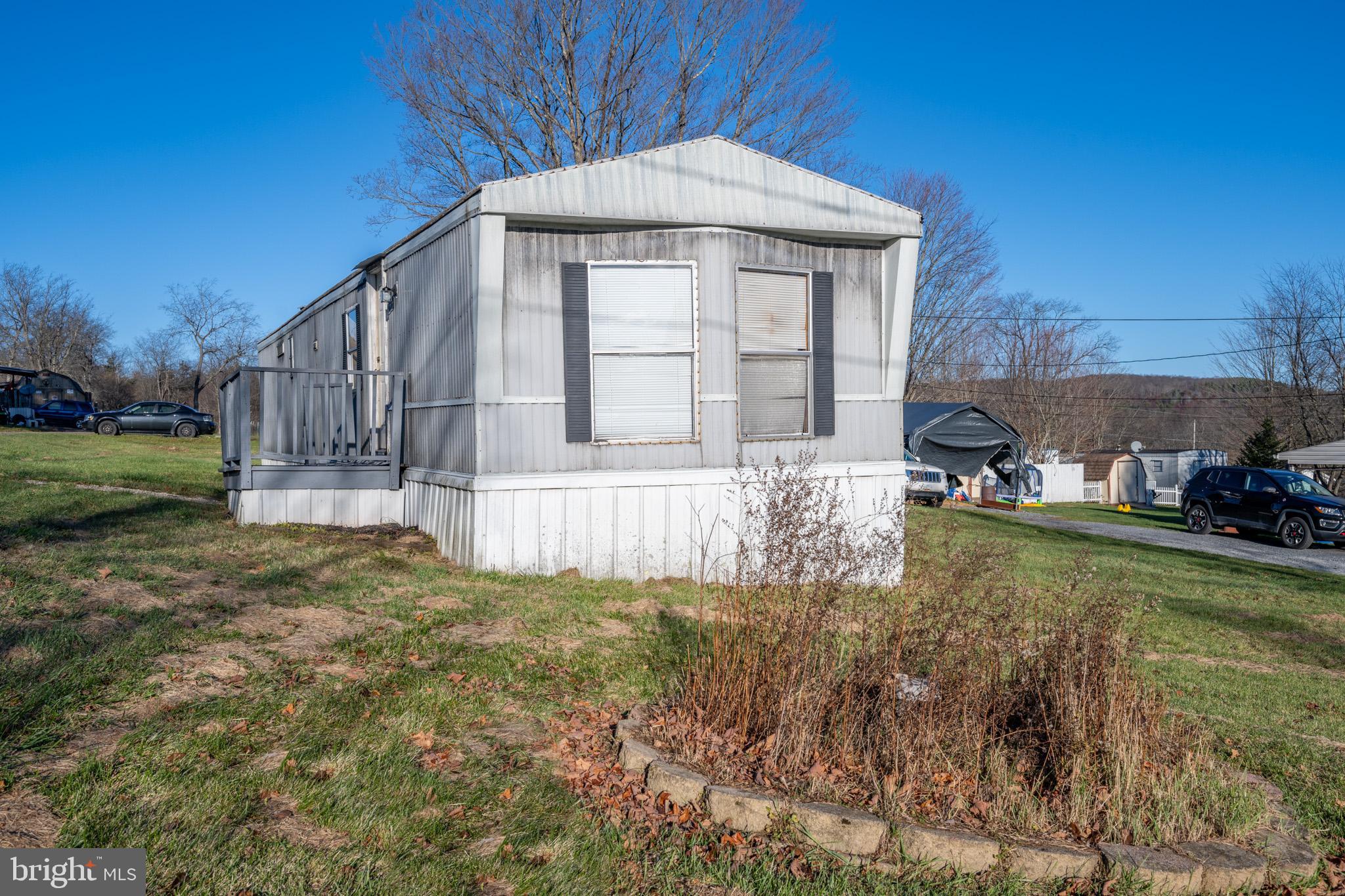 10 Peach Tree Ln