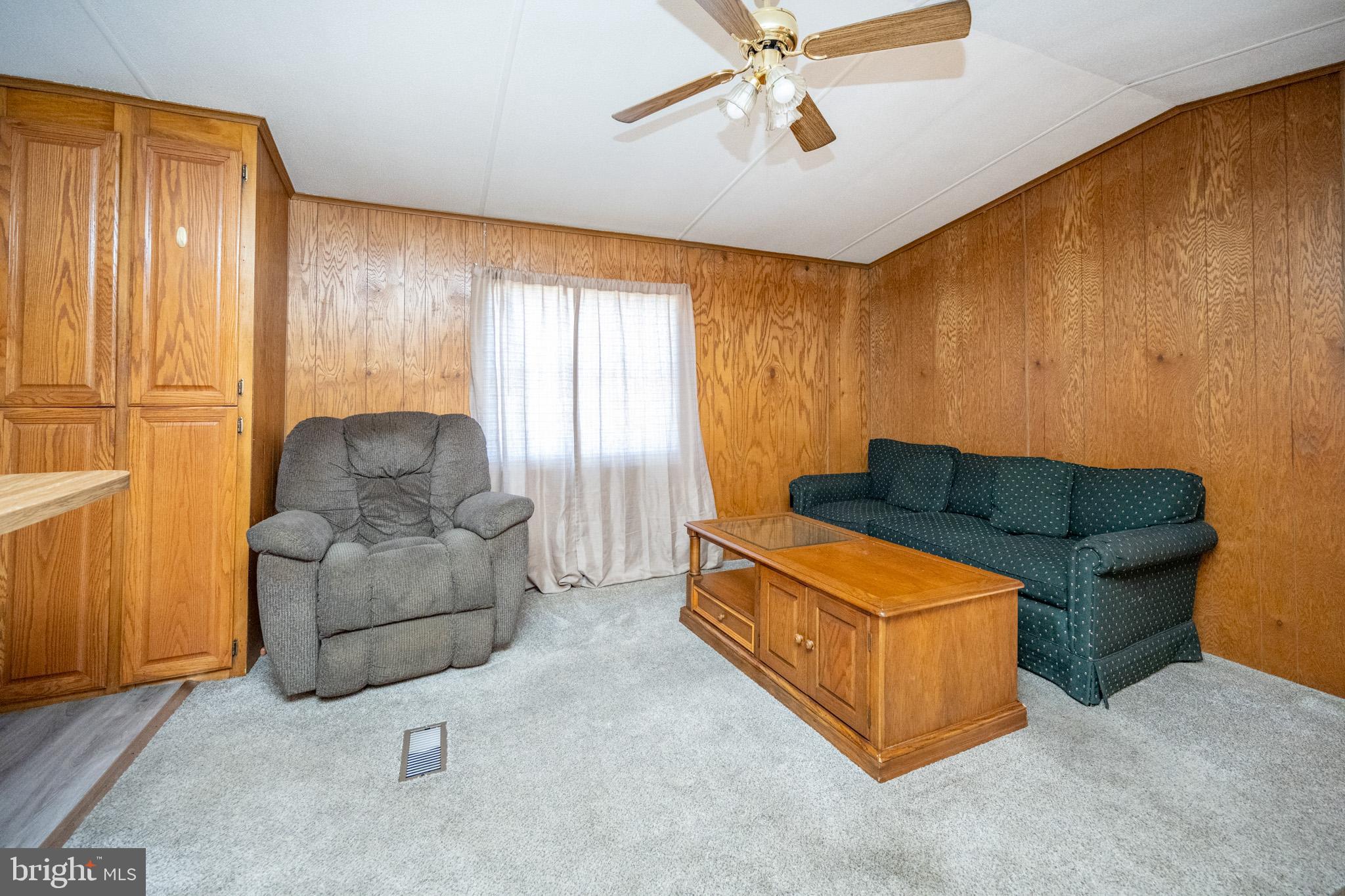 10 Peach Tree Ln