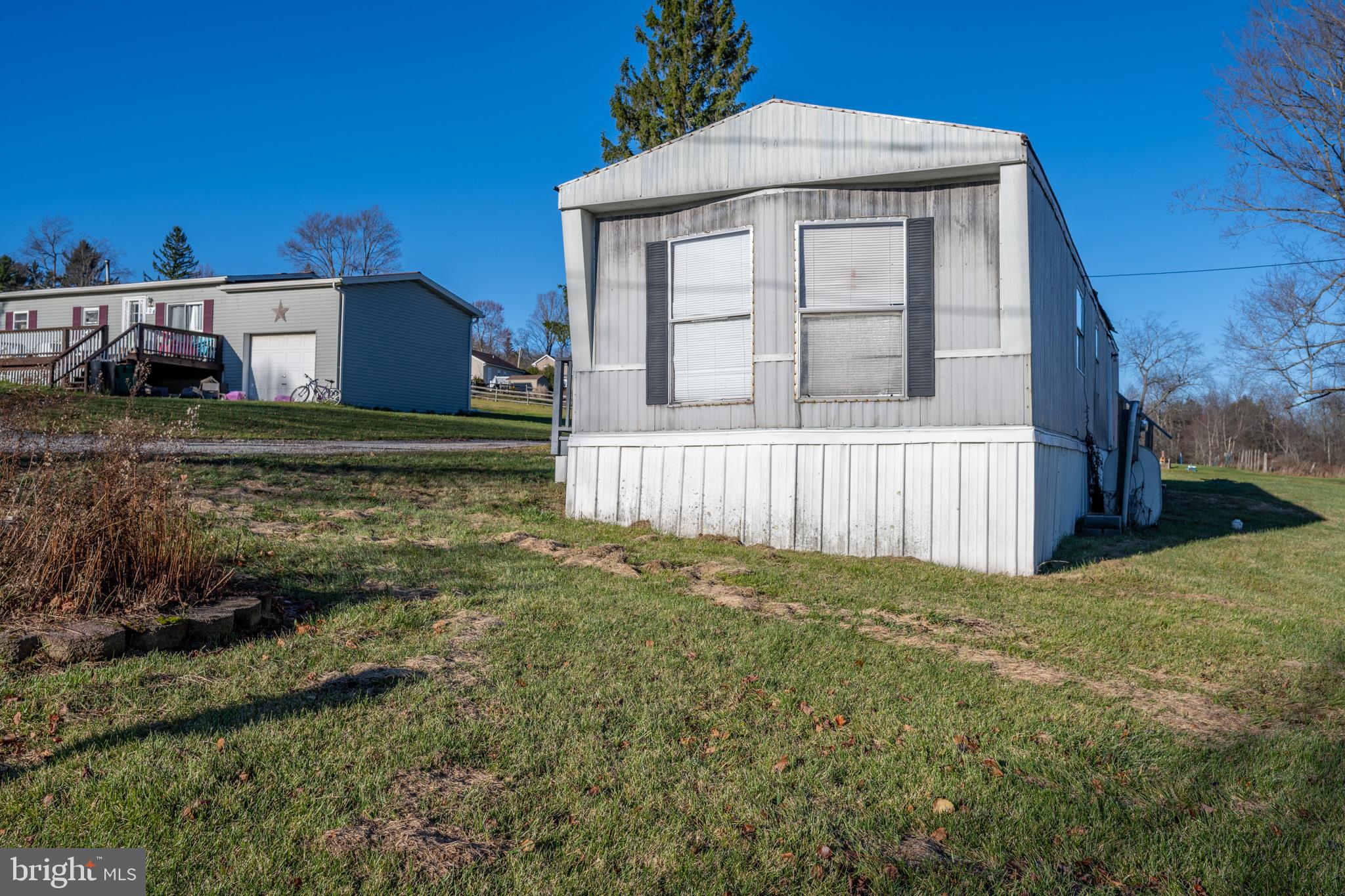 10 Peach Tree Ln