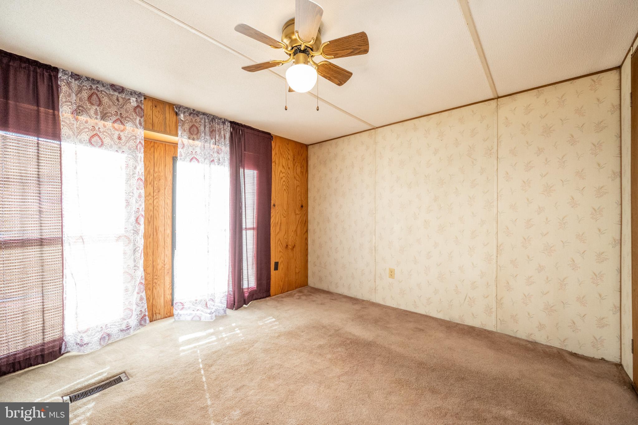 10 Peach Tree Ln