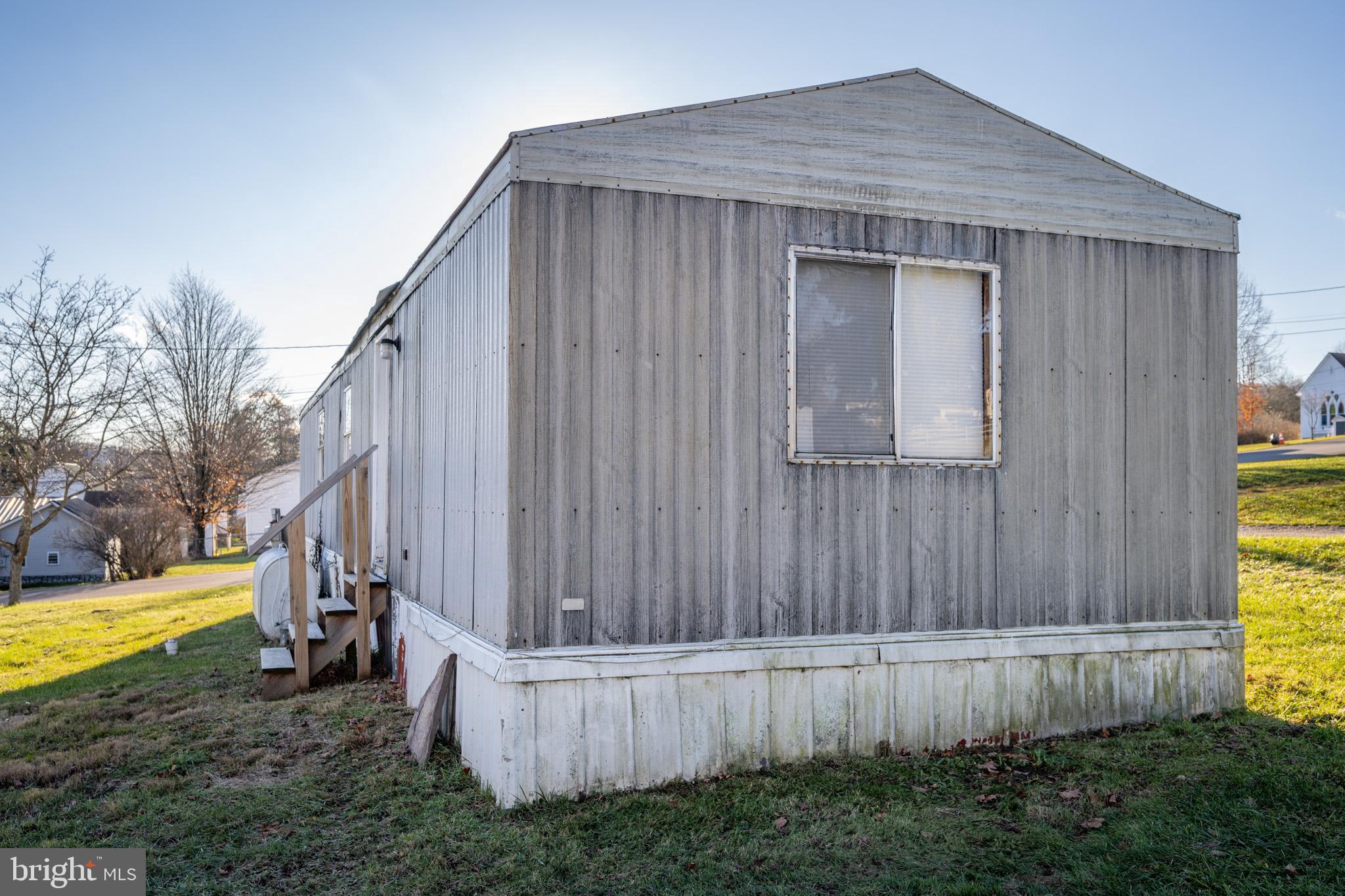 10 Peach Tree Ln