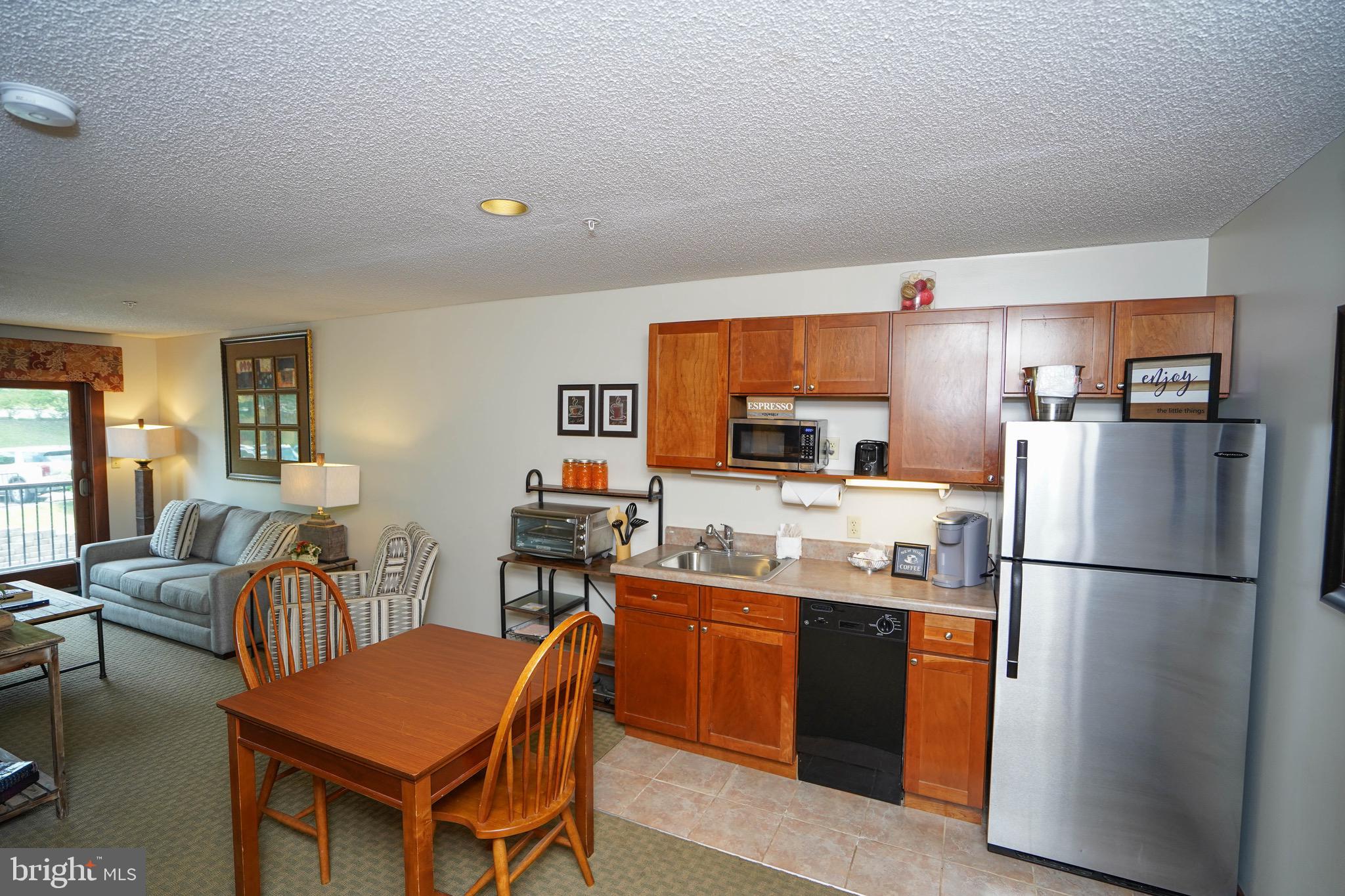 565 Glendale Rd #212