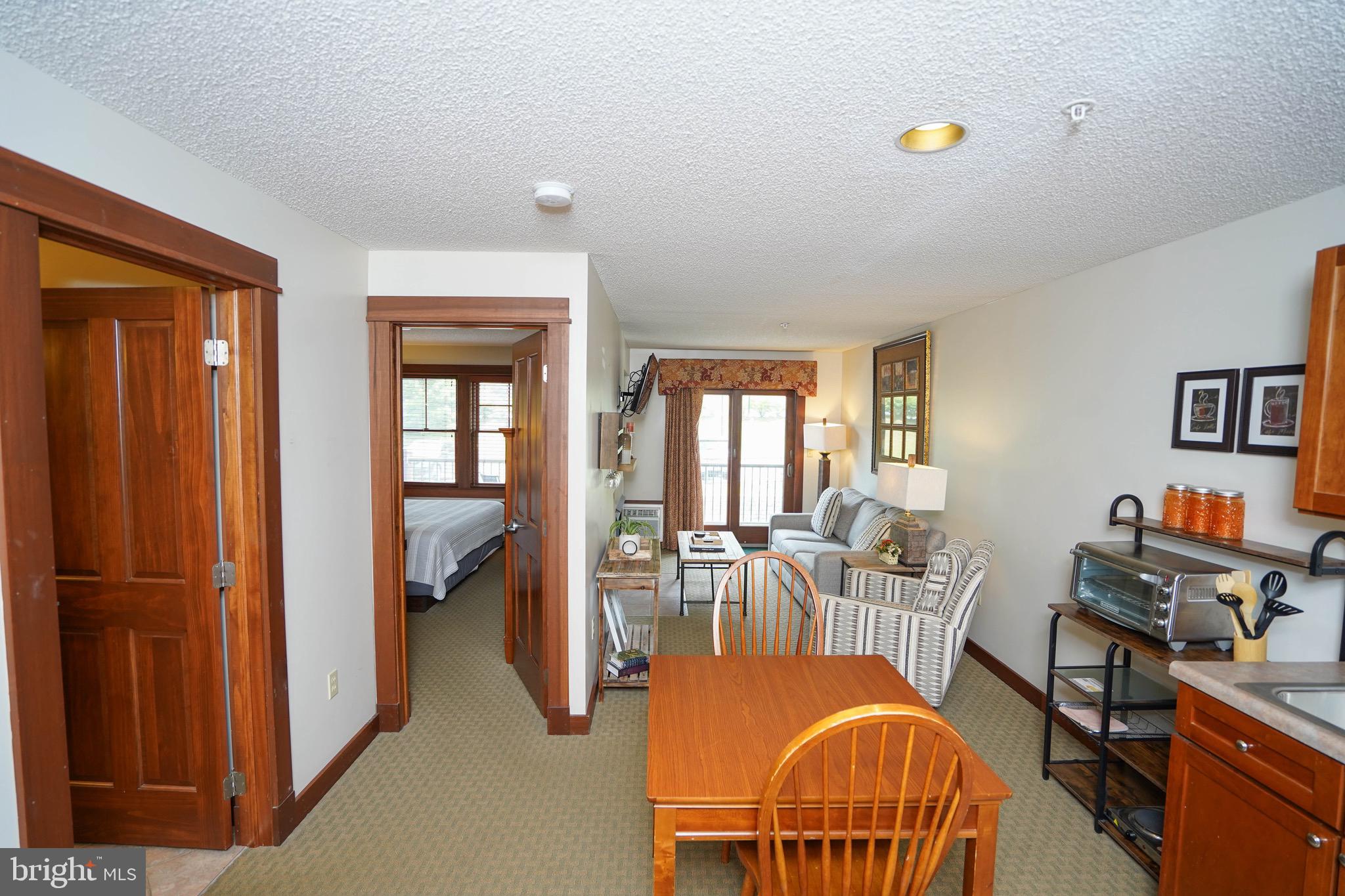 565 Glendale Rd #212