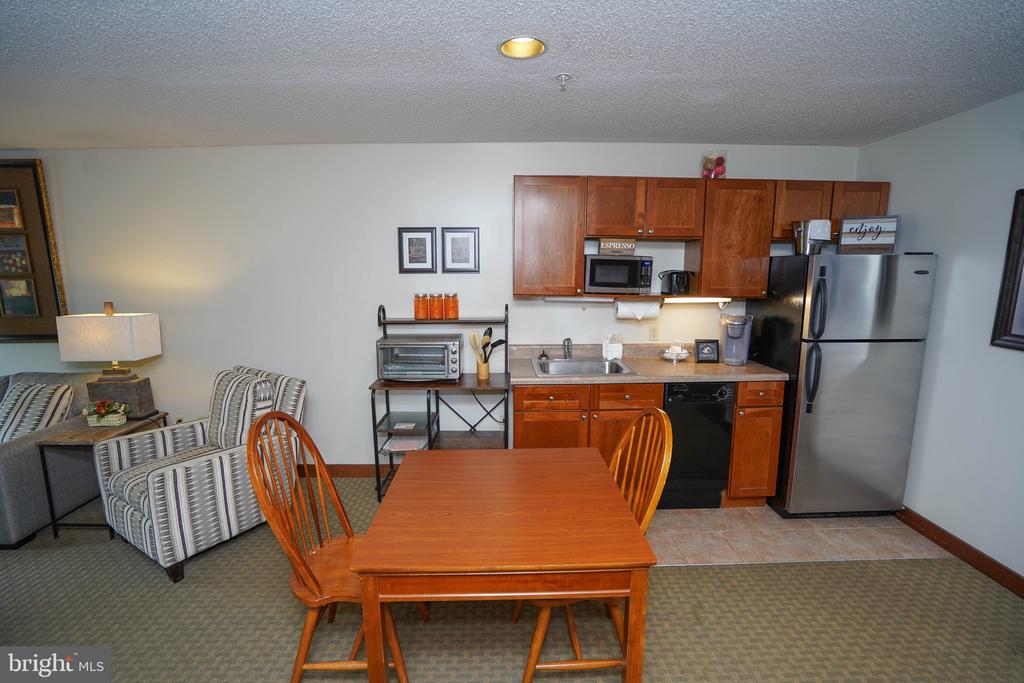565 Glendale Rd #212