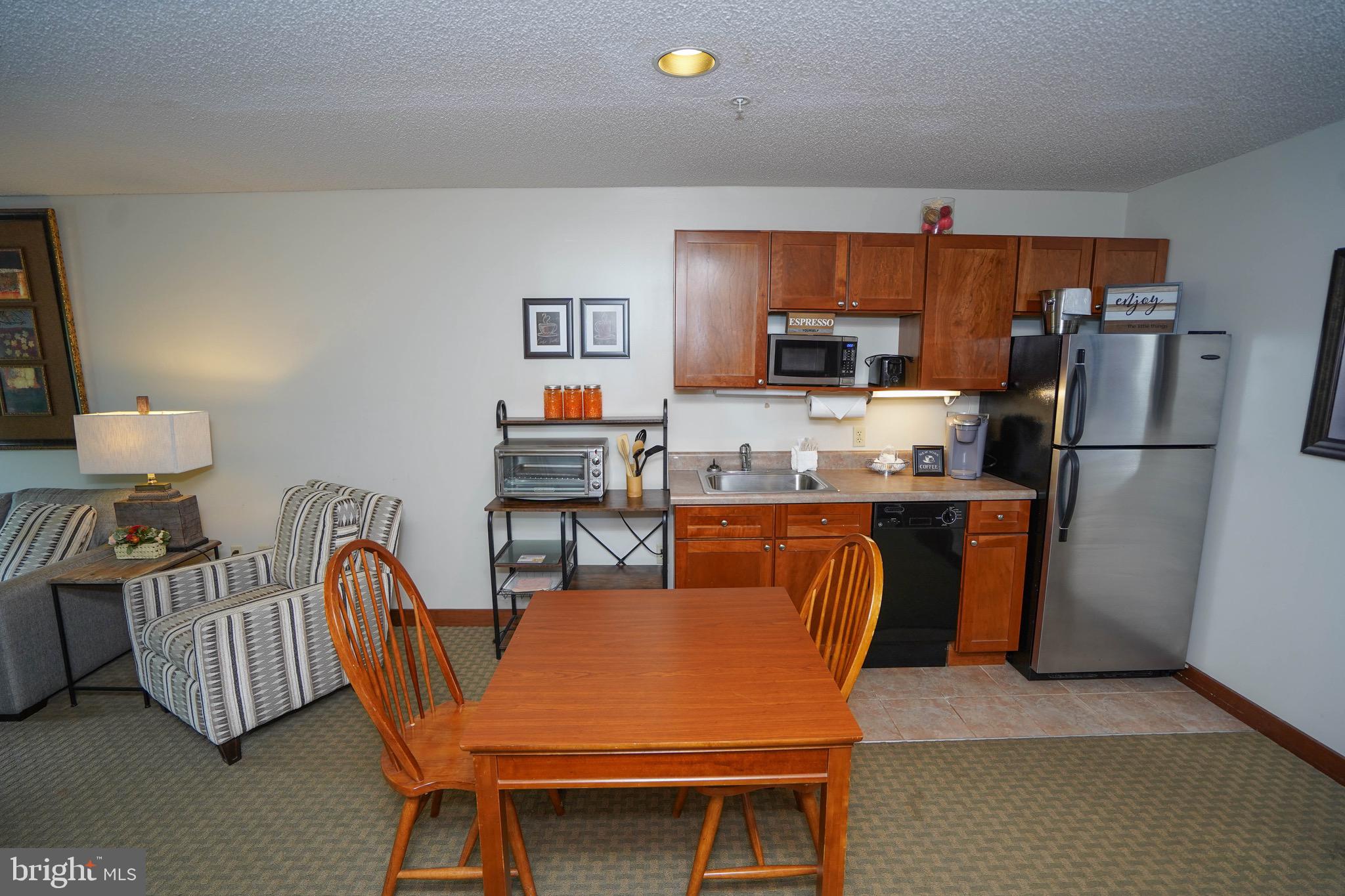 565 Glendale Rd #212