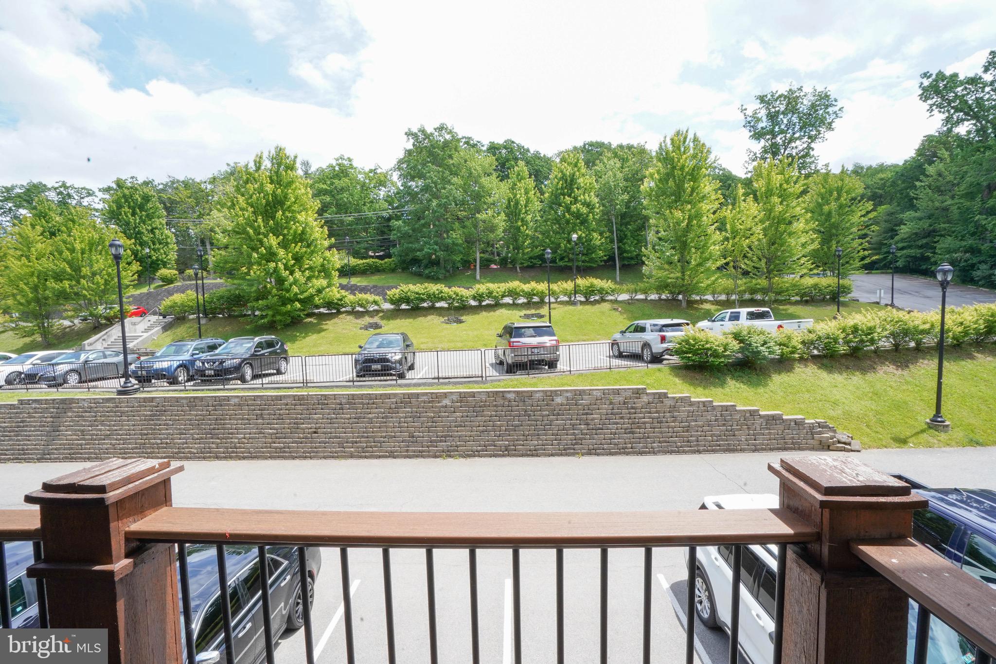565 Glendale Rd #212