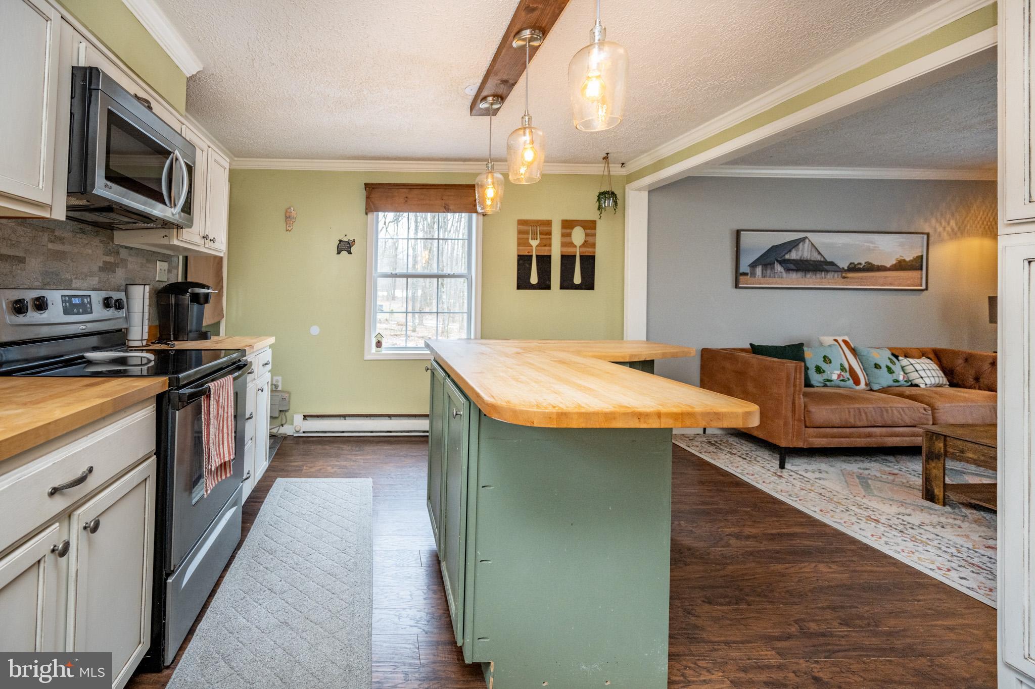 103 Sugar Maple Ln