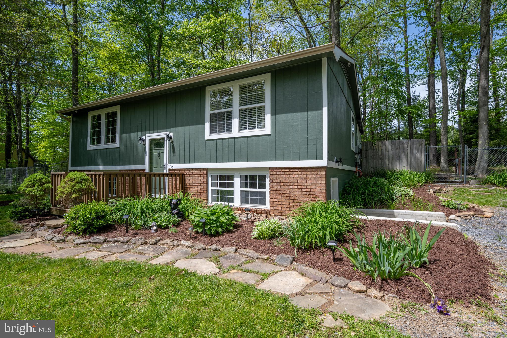 103 Sugar Maple Ln