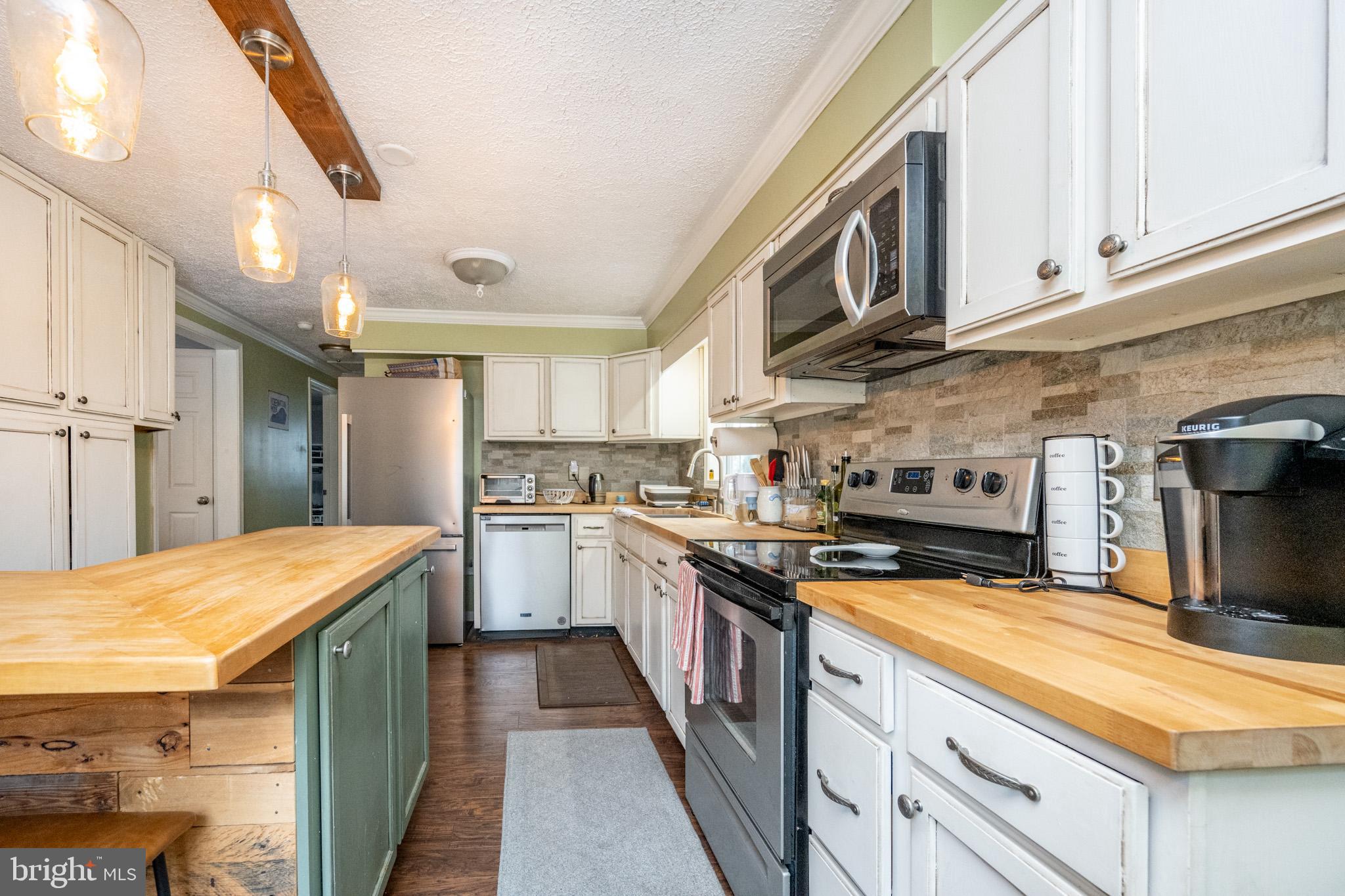 103 Sugar Maple Ln