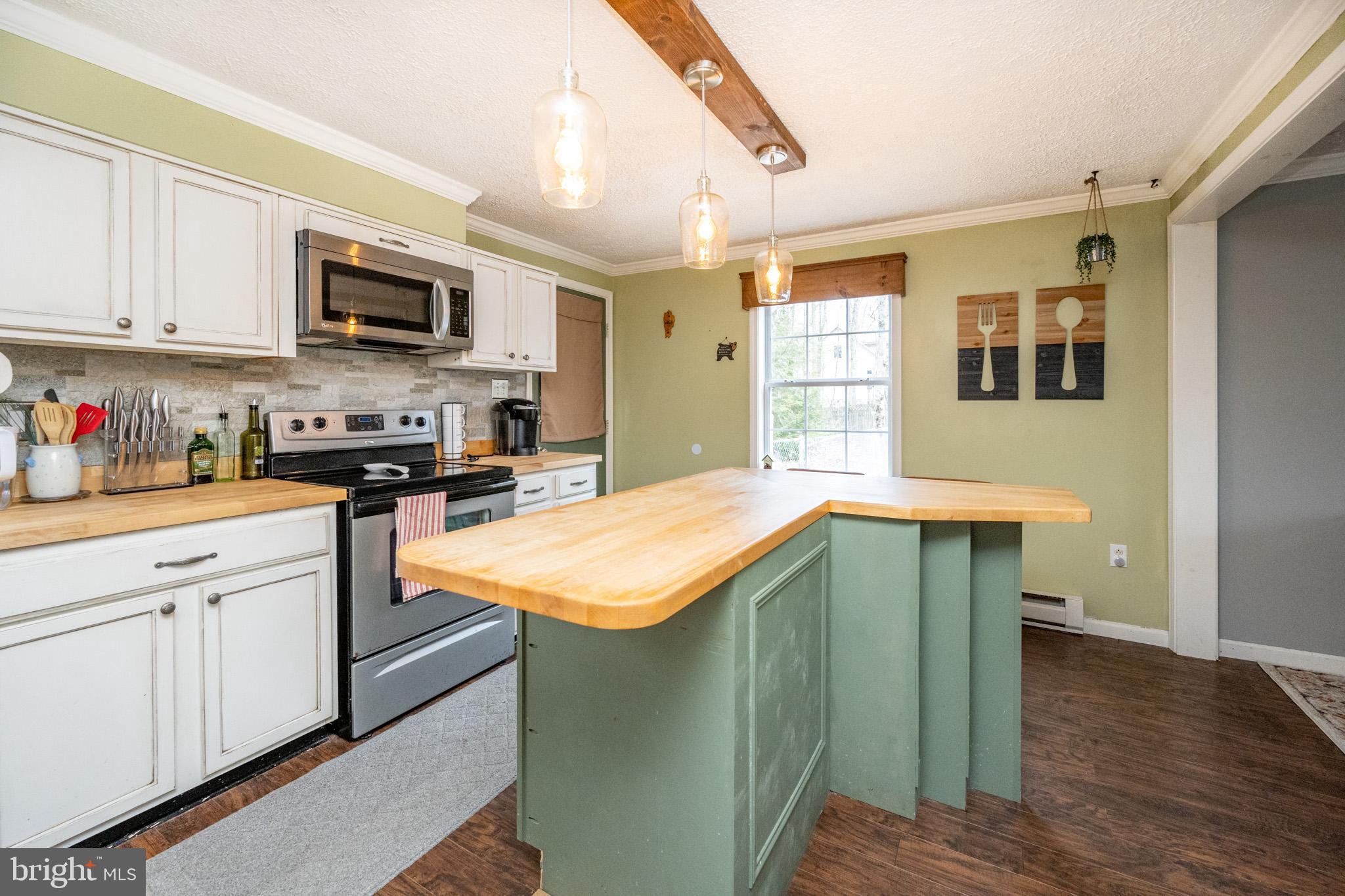 103 Sugar Maple Ln
