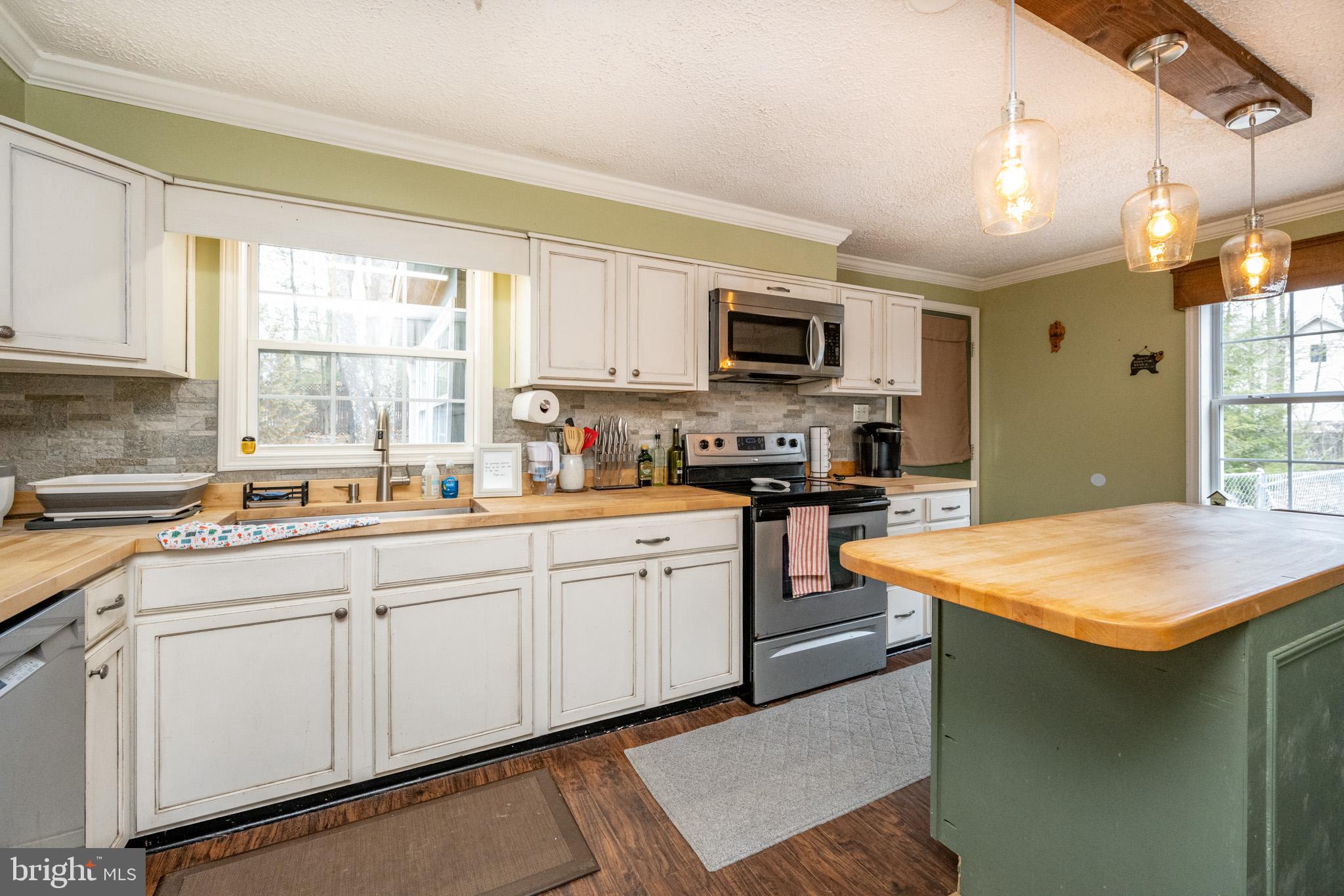 103 Sugar Maple Ln