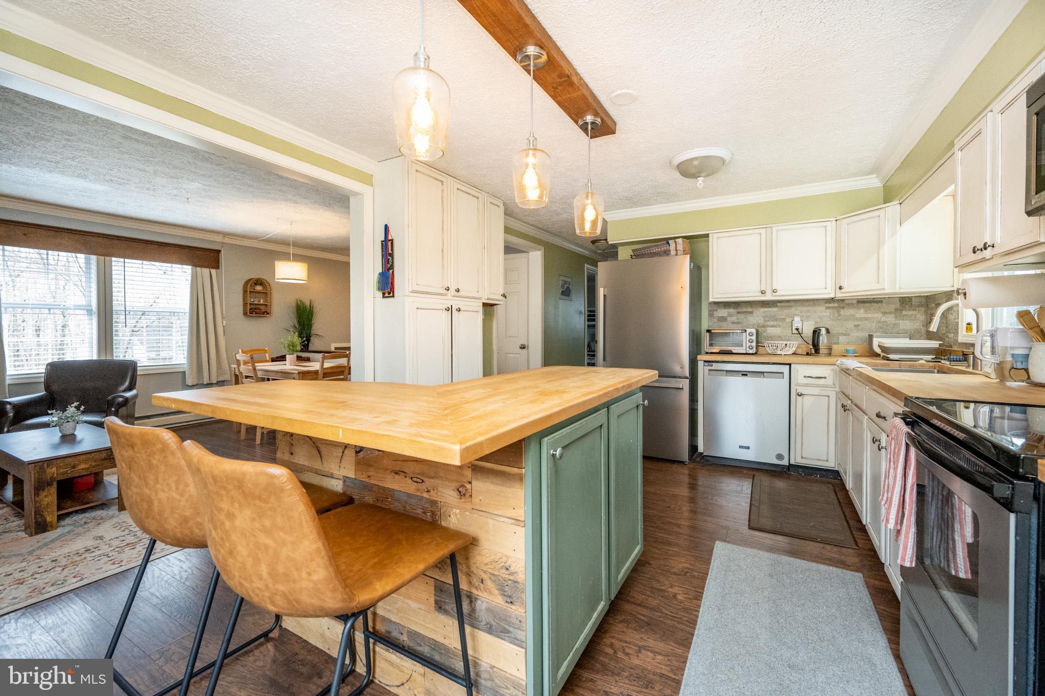 103 Sugar Maple Ln